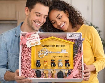 Personalized Family Key Holder with Animal Hooks – Custom Name Wall Key Rack – Housewarming Gift – Pet Lover Home Decor