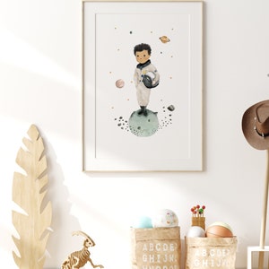 Niño de decoración de guardería, arte de pared de guardería, niño astronauta, arte de pared espacial, guardería de astronautas, arte de pared del espacio exterior, arte de pared de astronauta Brown skin