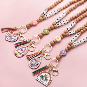 Lanière personnalisée pour enseignant, fleur marguerite, lanière pour pièce d&#39;identité de bureau, lanière pour clés, cadeau pour enseignant, cadeaux pour enseignant, lanière prénom personnalisée