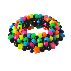 Schwarzer Regenbogen Kandi Cuff, Sterne, Neon 3D Disc Armband, Rave Plur
