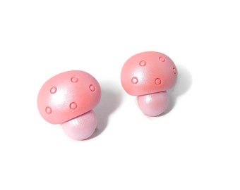 Boucles d’oreilles aux champignons rouges, clous champis, crapauds pastel