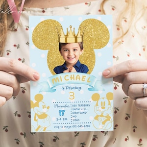 Convite real do aniversário de Mickey do brilho do | Convite para festa de aniversário do Mickey em ouro azul editável e imprimível com download instantâneo de foto