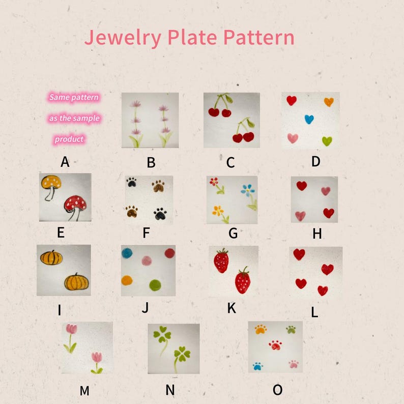 Peut inclure: Plusieurs plaques &agrave; bijoux carr&eacute;es avec divers motifs. Les motifs incluent des cerises, des c&oelig;urs, des champignons, des empreintes de pattes, des fleurs, des fraises et des citrouilles. Le texte "Jewelry Plate Pattern" est en haut.
