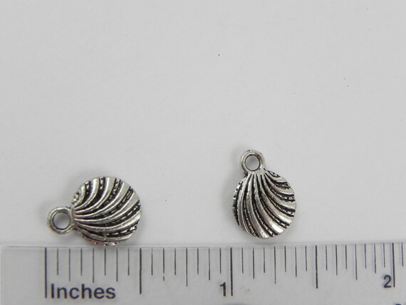 10 x Tibetan Silver SEASHELL SPIRAL CONCH WHELK SEA SHELL 15mm Charms Pendants