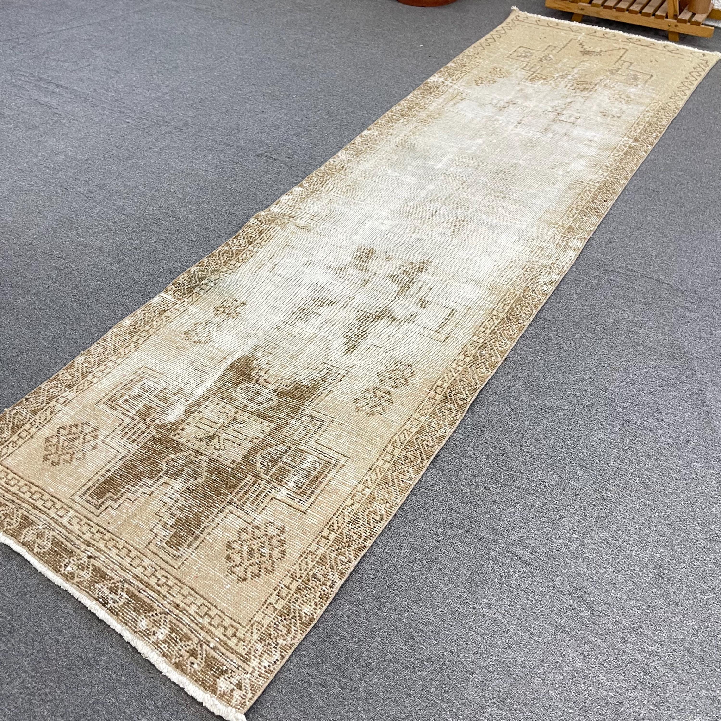トルコ製ランナーラグ 3x10.5フィート (92 x 319 cm)、ホワイト 