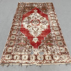 Dywan turecki, dywan vintage, dywan 4x7, zniszczony dywan anatolijski, dywany do salonu, dywan czerwony 3,9x6,8 stopy, zużyty dywan wełniany, dywan boho,