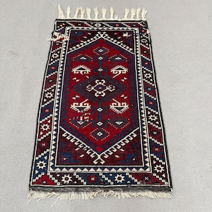 Dywan turecki, 2x4 małe dywany, dywan vintage, zniszczone dywany anatolijskie, dywany do łazienki, 2,5x4,4 stopy czerwony dywan, wełniany dywan turecki, zużyty dywan,