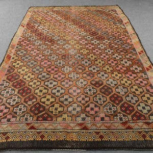 Vintage Kilim, Large Kilim, Embroidered Turkish Kilim, Oushak Kilim, Rugs For Living Room, 5.7x9.3 ft Pink Kilim, Hand-Knotted Wool Rug