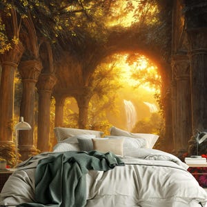 Op de afbeelding: Slaapkamer met een bed met wit beddengoed en een groene deken. De achtergrond is een muurschildering van een gewelfde bosscène met zonlicht. Een lamp en nachtkastjes zijn zichtbaar.
