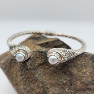 NIEUWE sterlingzilver en parel scharnierende manchetarmband strand cadeau duiker zeilboot kust kust armband eiland handgemaakte unieke verklaring