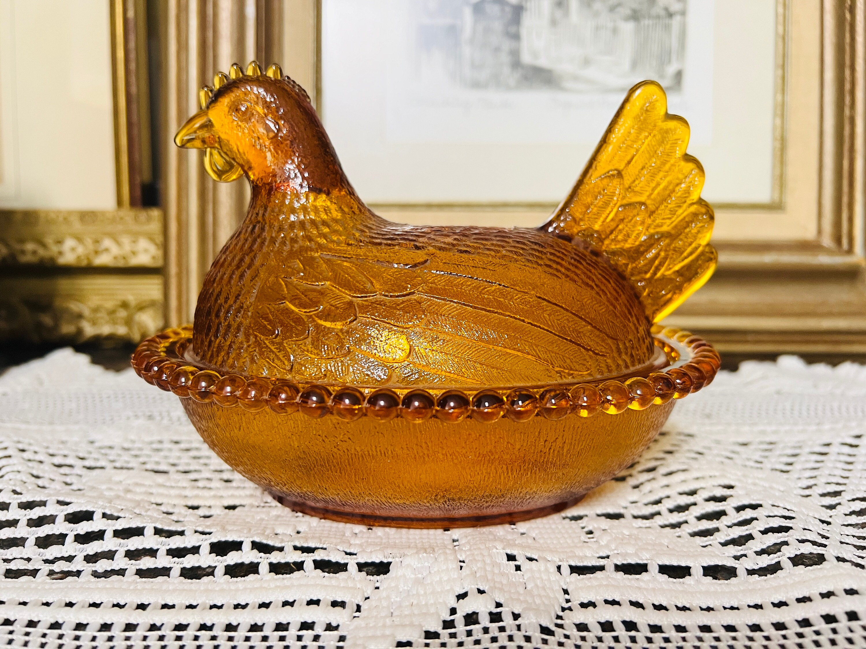 Indiana Glass Company Hen on Nest - Closed Beading, Stippled Nest
