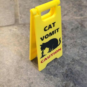 ミニ（5インチ）猫の嘔吐濡れ床サイン（ユニークなギフト）