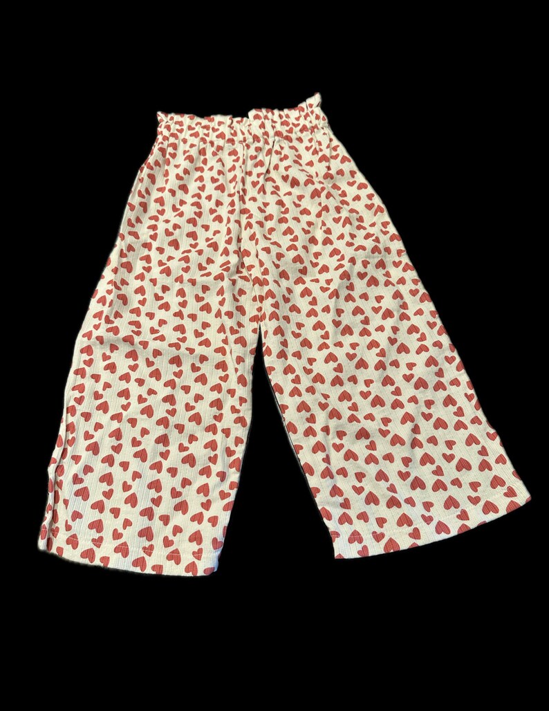 Chic Little Heart Off-Shoulder Shirt Pants Two Piece Set