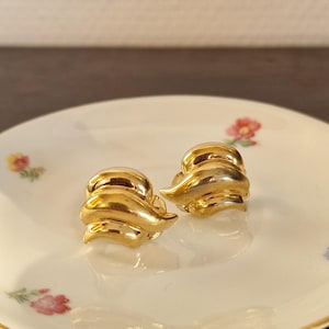 Vintage gold clip-on earrings
