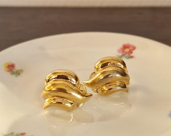Vintage gold clip-on earrings