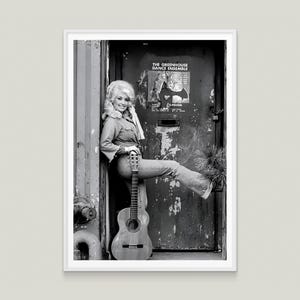 Vintage Guitar Print: Retro Country Music Poster (Digital Download)
