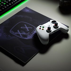 Gaming Mauspad und Desktop Mauspad mit gruseliger Gesichtsmaske in 3 Größen 18"22"31""
