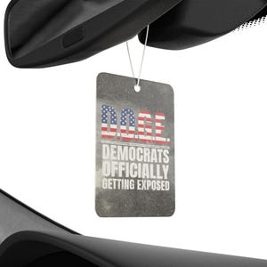 Doge Auto Lufterfrischer Vintage Distressed Amerikanische Flagge Grafik Lustige Regierungs Satire Design drei Düfte Pine, New Car, Black Ice Bild 6