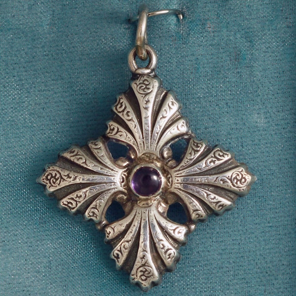 Victorian Shell Sterling Silver Pendant Set With an Amethyst