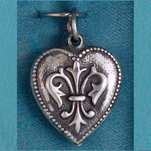 Small Fleur De Lis Sweetheart Heart Sterling Silver Pendant Charm