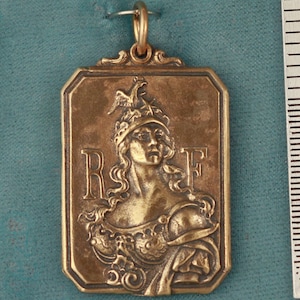 Médaille commémorative de l'armée française Art nouveau, pendentif double face en bronze