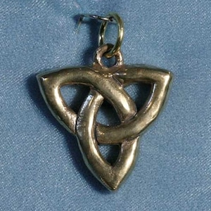 Medium Celtic Triangle Bronze Pendant