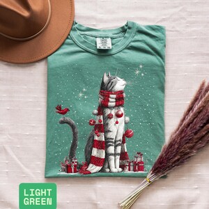 Vintage Christmas Cat Sweatshirt: Nostalgic Holiday Pullover