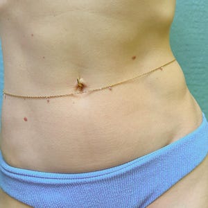 Cadena fina para cintura, cadena dorada con cuentas para el vientre, joyería bohemia delicada, cadena de bikini impermeable, acero inoxidable que no se deslustra.
