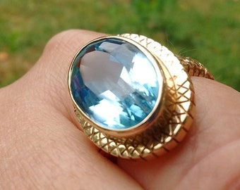 Stunning Vintage Ultra Blue Topaz Ring!  14K Gold; 10.95 carat Topaz