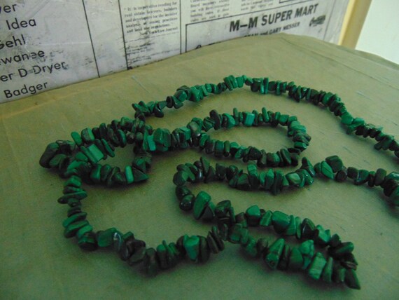 Vintage Continuous Loop Malachite Chip Bead Neckl… - image 5