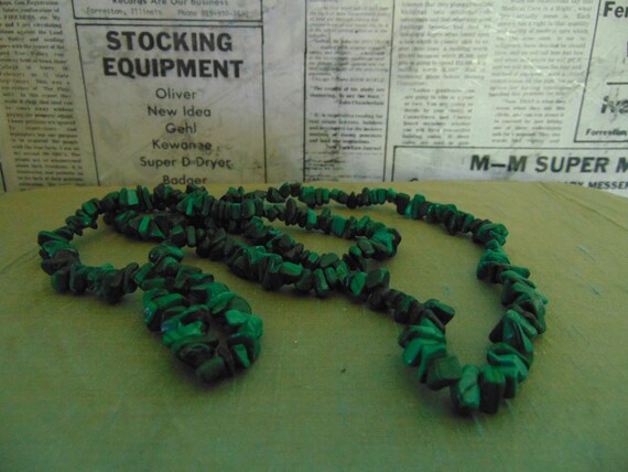Vintage Continuous Loop Malachite Chip Bead Neckl… - image 4