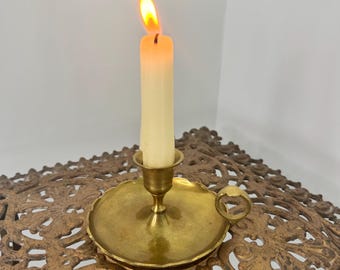 Brass chamberstick with scalloped edges