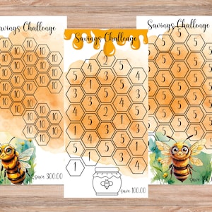 Puede incluir: Tres gráficos de desafío de ahorro con un diseño de panal y fondos de acuarela. Cada gráfico presenta una cantidad diferente para ahorrar, con una linda ilustración de abeja de dibujos animados en la parte inferior. El texto "Savings Challenge" está en la parte superior.