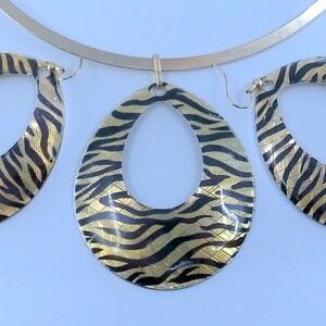 Vintage Tiger Stripe Necklace and BIG Earrings Iridescent Gold And Black Bold Statement Pieces Tiger Stripes image 2