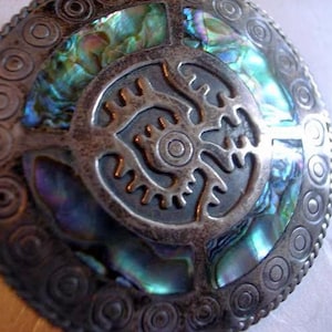 Broche pendentif aztèque Taxco vintage - Grande broche pendentif signée en argent et ormeaux - Design moderniste du milieu du siècle