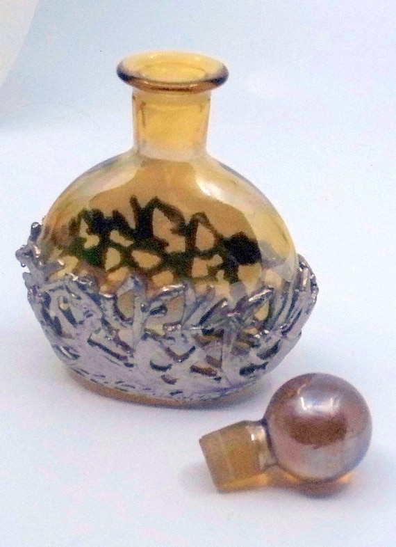 Art Nouveau Perfume Bottle - Iridescent Olive Gree
