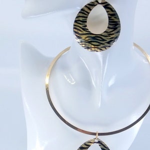 Vintage Tiger Stripe Necklace and BIG Earrings Iridescent Gold And Black Bold Statement Pieces Tiger Stripes image 5