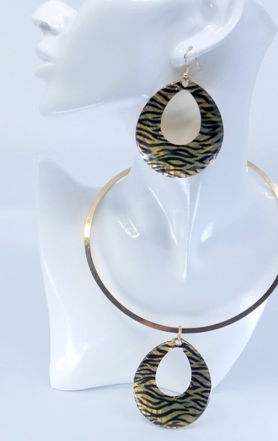 Vintage Tiger Stripe Necklace and BIG Earrings - … - image 5
