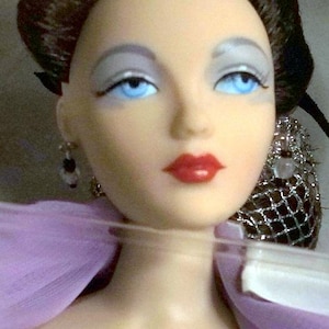 Vestido Vintage Gene Doll Mais Lindo - Purple Night At Versailles NRFB Mint In Box 15.5&quot; de Altura