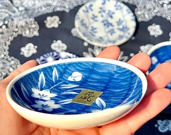 Fine China mini dish with curved concave for dipping sauce, trinket etc made in Japan