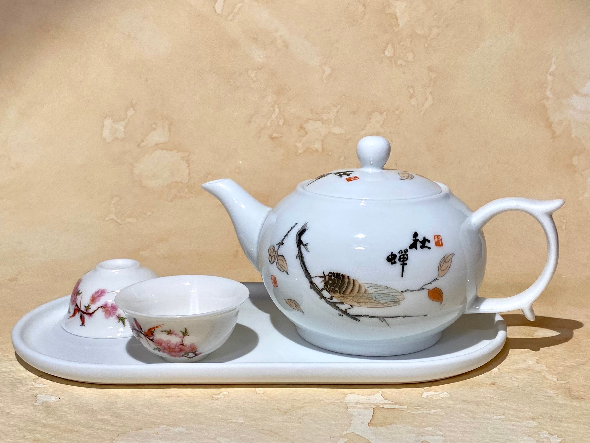 Hand painted bone china refined porcelain Teapot, cicada design