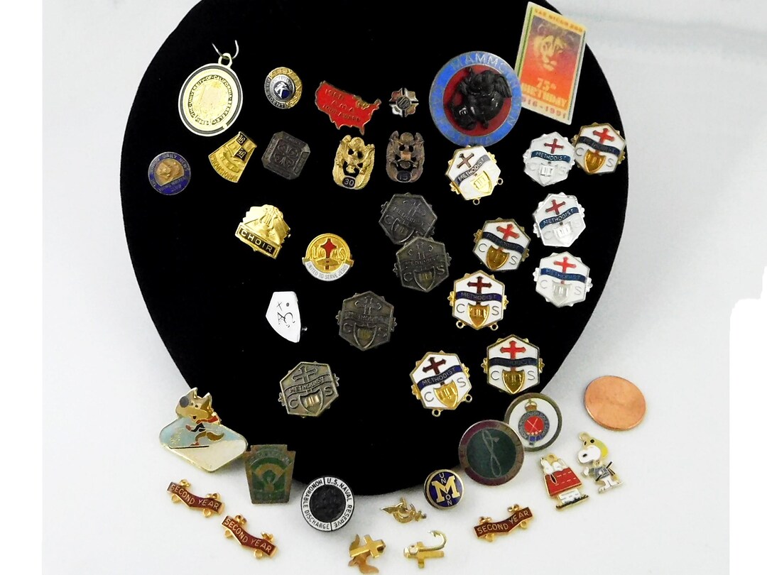 41 Vintage Lapel Pins, Pinbacks, Buttons From Schools, Churches, Sports ...