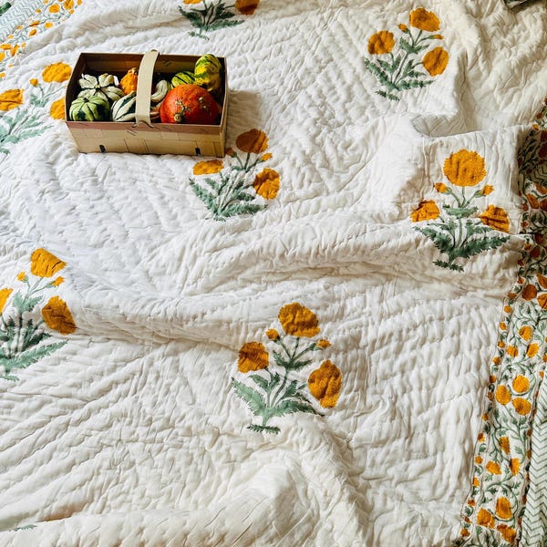Katoenen quilt met handblokprint: omkeerbare sprei met oranje bloemen het hele seizoen