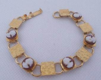 Vintage 1970/'s Cameo and gold metal bracelet VGC