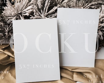 Weihnachtsgrußkarte Mockup 5x7 Zoll doppelseitig, Hochzeit, Geburtstag einladen, stationäres intelligentes Objekt | Smartes Mockup | Lay Flat Jpeg