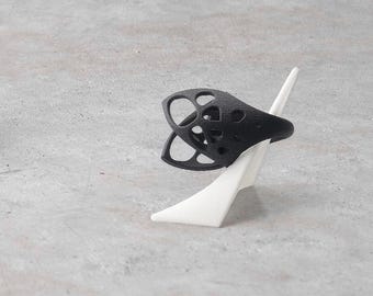 Anillo negro vanguardista, joyería de arte arquitectónico escultural, regalo minimalista paramétrico de futuro.