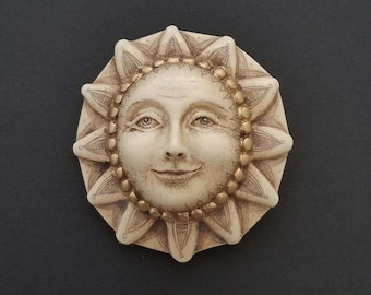 Sun engraved scrimshaw technique resin Moosup pendant