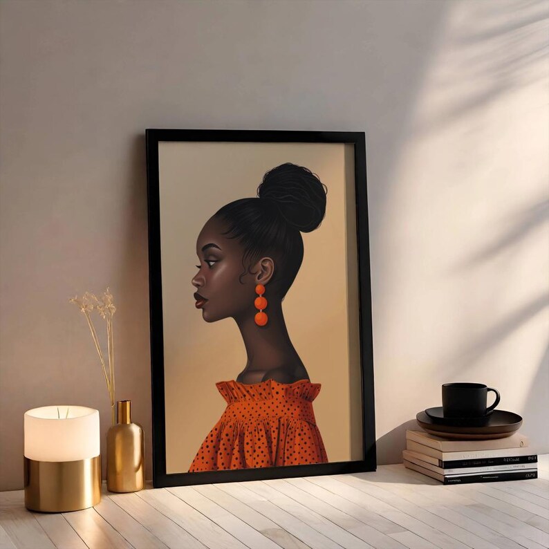 Pu&ograve; includere: Un'illustrazione digitale di una donna con la pelle scura, che indossa un vestito a pois rosso e bianco e grandi orecchini arancioni. I suoi capelli sono raccolti in uno chignon.