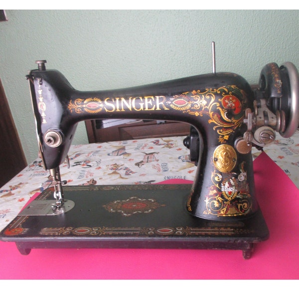 Singer Red Eye Sewing Machine with 1900 - 1910 Patent Dates - Project Machine - See Notes