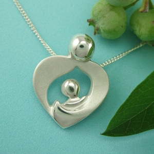 New Mom Necklace, Silver Mother Child Pendant with Chain, Push Gift, Mothers Day Necklaces, from our Mère et Enfant Jewelry Collection